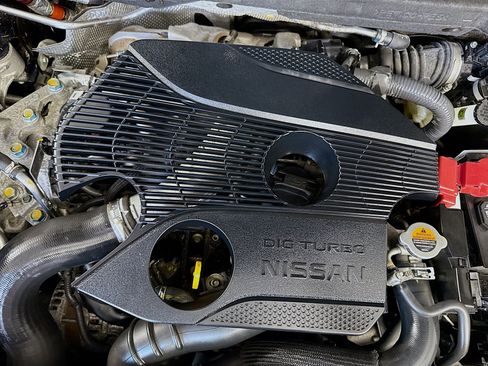 Used 2017 Nissan Juke SV image 39