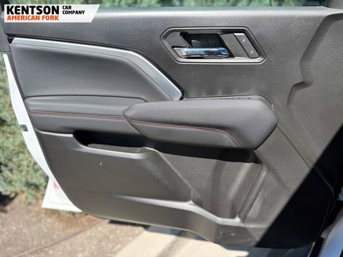 Used 2023 Chevrolet Colorado Z71 w/ Advanced Trailering Package AWD/4WD image 18