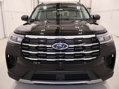 New 2026 Ford Explorer Active AWD/4WD image 4