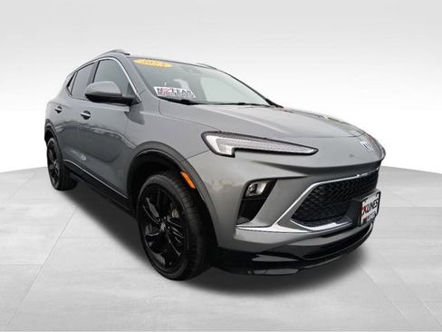 Used 2024 Buick Encore GX Sport Touring image 4