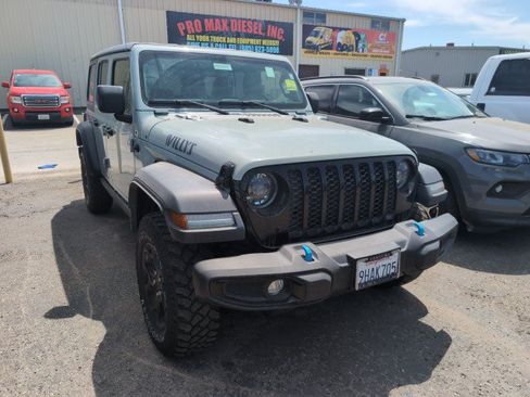 Used 2023 Jeep Wrangler Unlimited AWD/4WD image 2