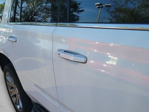 Used 2017 Chevrolet Tahoe Premier AWD/4WD image 18