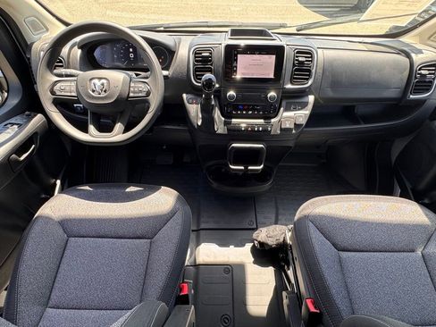 Used 2025 RAM ProMaster 2500 w/ Quick Order Package 22G SLT FWD image 24