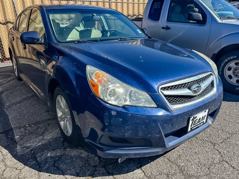 Used 2010 Subaru Legacy 2.5i Premium AWD/4WD image 2