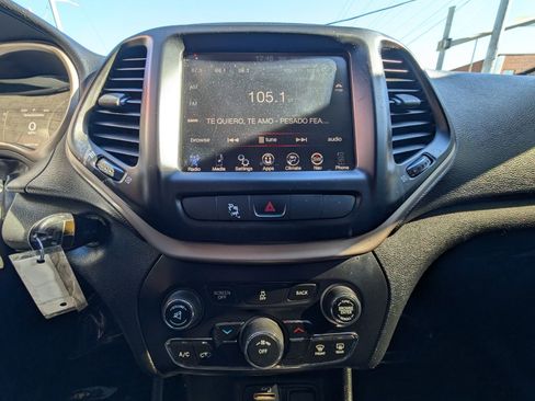 Used 2015 Jeep Cherokee Latitude image 22