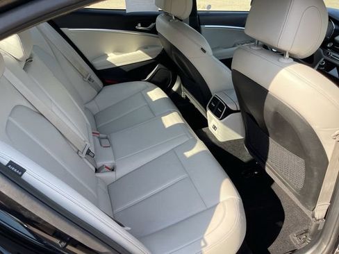 Used 2025 Genesis G70 2.5T RWD image 15