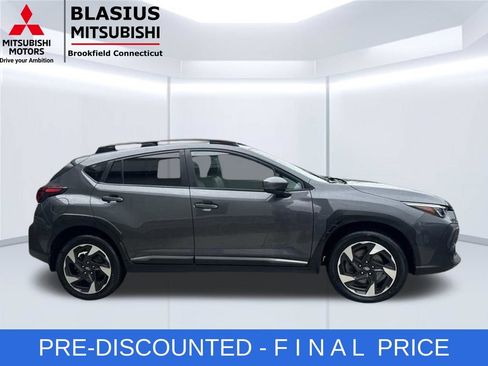 Used 2024 Subaru Crosstrek 2.5i Limited AWD/4WD image 4