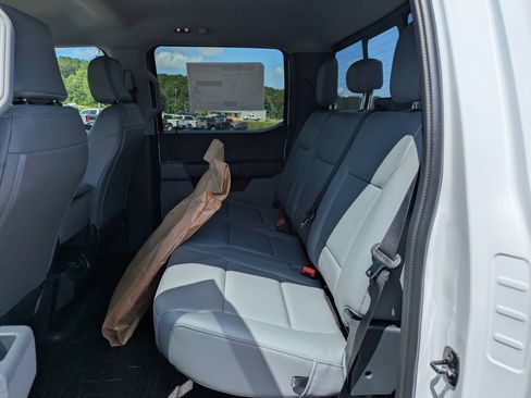 New 2026 Ford F350 4x4 Crew Cab DRW Super Duty image 9