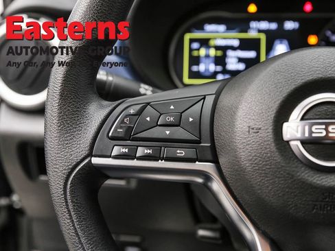 Used 2023 Nissan Versa SV image 15