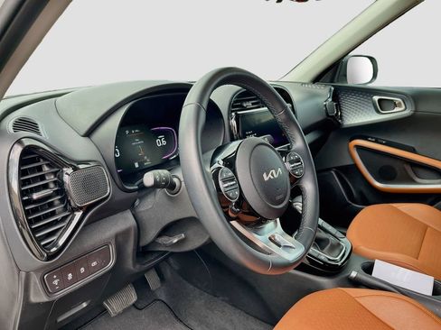 Used 2025 Kia Soul EX FWD image 9