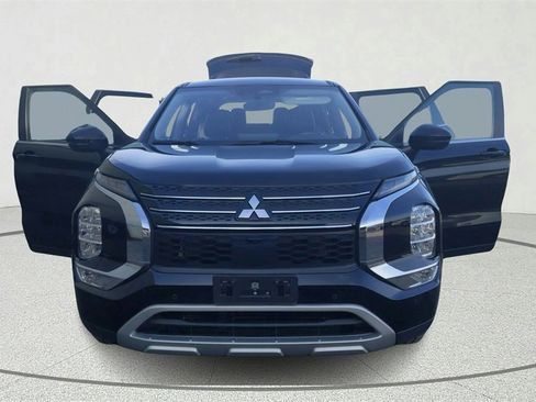 Used 2023 Mitsubishi Outlander SE image 9