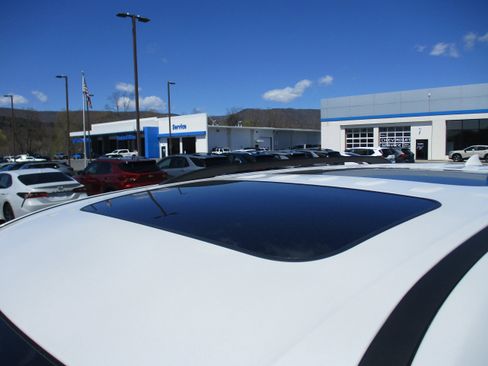 Certified 2023 Chevrolet Traverse RS AWD/4WD image 11