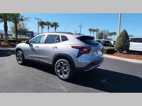 New 2026 Chevrolet Trax LT w/ Driver Confidence Package image 18