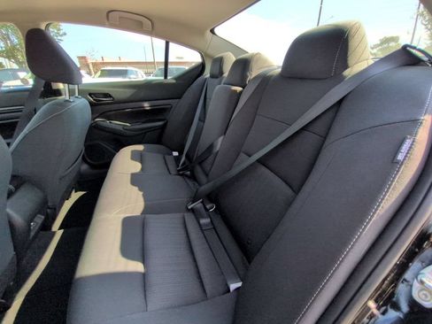 Used 2025 Nissan Altima 2.5 SV FWD image 26