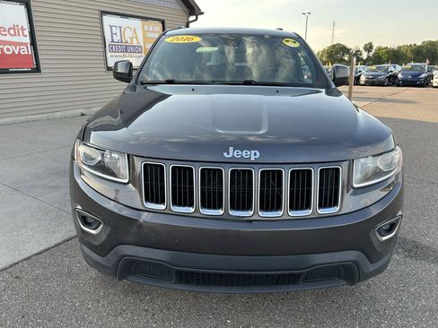 Used 2016 Jeep Grand Cherokee Laredo w/ Quick Order Package 23E AWD/4WD image 2