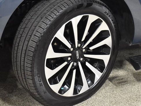 Used 2023 Lincoln Navigator L Reserve w/ Equipment Group 201A image 11