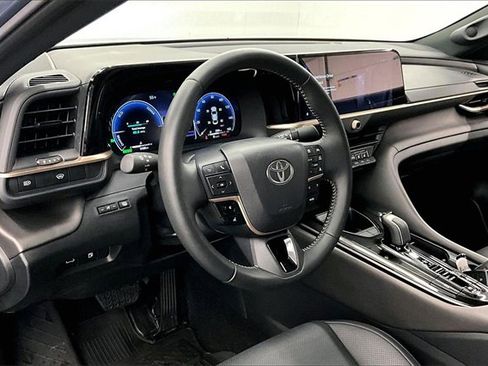 Used 2025 Toyota Crown Nightshade image 12