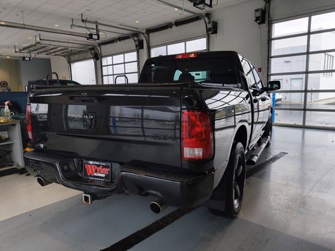 Used 2017 RAM 1500 Express w/ Black Ram 1500 Express Group image 4