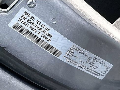 Used 2020 Chrysler Voyager L FWD image 17