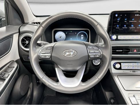 Used 2023 Hyundai Kona Limited w/ Cargo Package FWD image 9