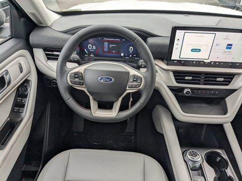 New 2026 Ford Explorer Active w/ Active Comfort Package image 17
