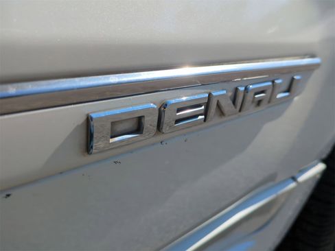 Used 2015 GMC Acadia Denali image 33