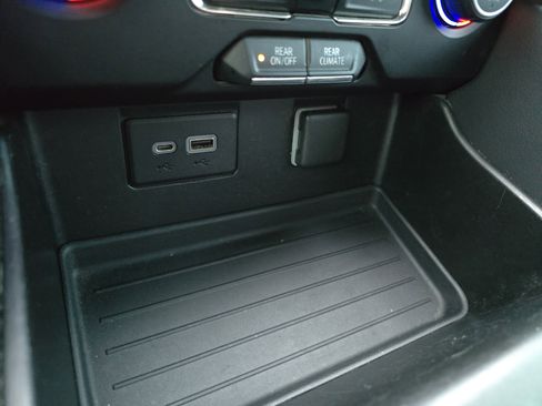 Used 2022 Chevrolet Suburban LS image 32