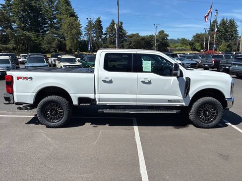 Used 2025 Ford F350 Lariat w/ FX4 Off-Road Package AWD/4WD image 8