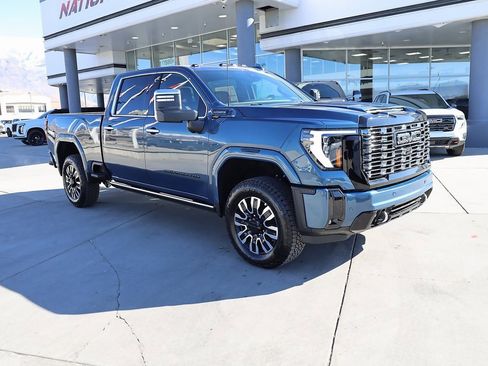 New 2026 GMC Sierra 2500 Denali Ultimate w/ LPO, Black Badging Package image 8