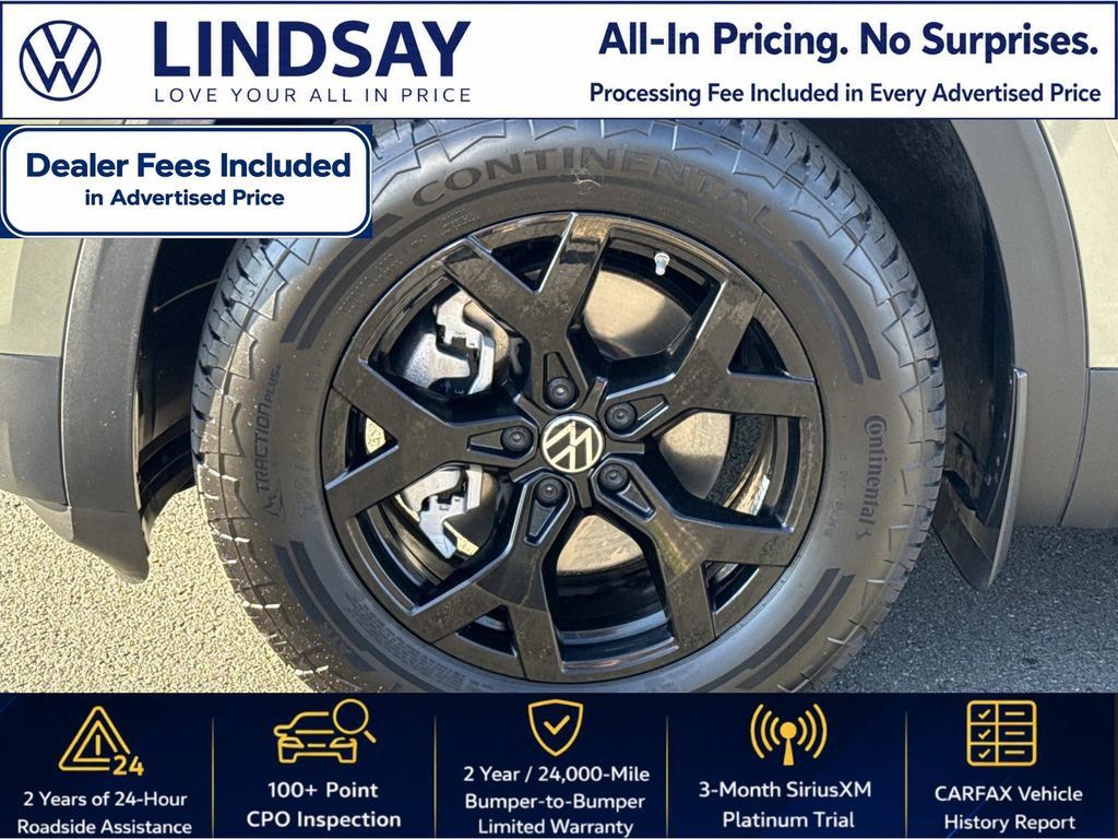 Used 2025 Volkswagen Atlas Peak Edition SE AWD/4WD image 9