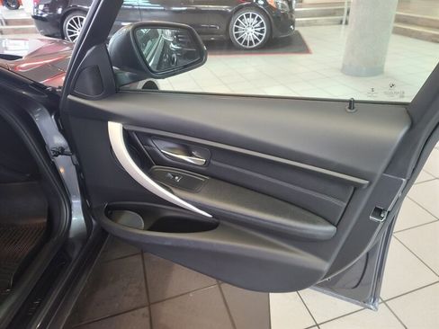 Used 2017 BMW 320i xDrive Sedan image 13