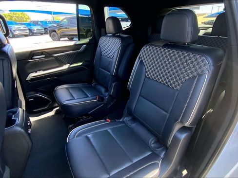 Used 2024 GMC Acadia Denali FWD image 21