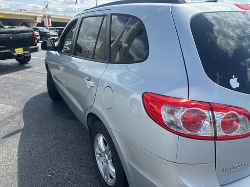 Used 2010 Hyundai Santa Fe GLS FWD image 3