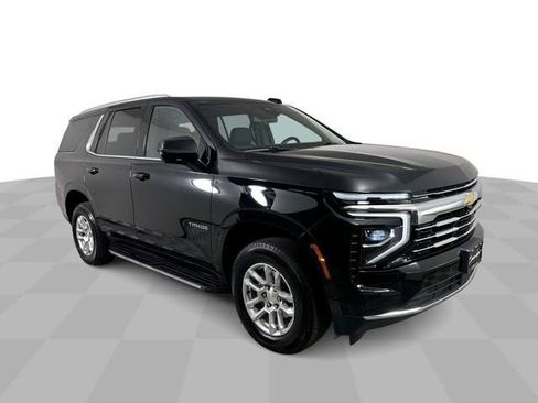 Used 2025 Chevrolet Tahoe LT AWD/4WD image 2