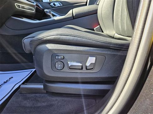 Used 2021 BMW X5 sDrive40i w/ Premium Package image 11