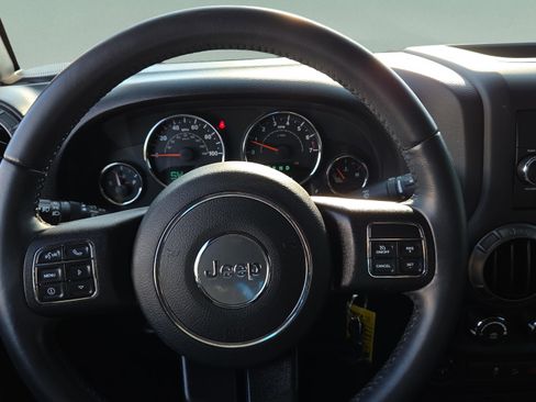 Used 2018 Jeep Wrangler Unlimited Sport S image 13