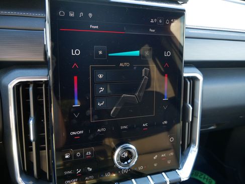 New 2026 GMC Acadia Elevation w/ Elevation Premium Package AWD/4WD image 8