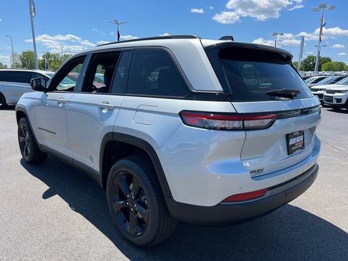 New 2026 Jeep Grand Cherokee Limited w/ Limited Altitude Package AWD/4WD image 5