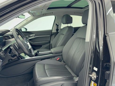 Used 2020 Audi e-tron Premium Plus AWD/4WD image 5