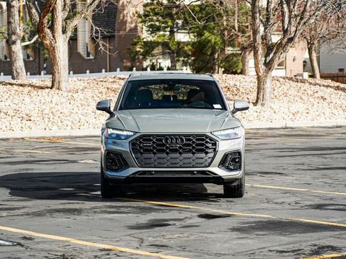 Used 2025 Audi Q5 Prestige image 2