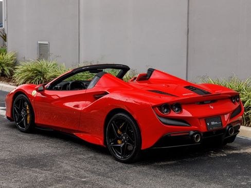 Used 2022 Ferrari F8 Tributo RWD image 3