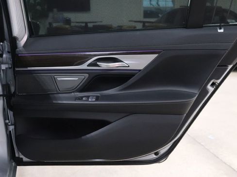 Used 2020 BMW 740i image 18