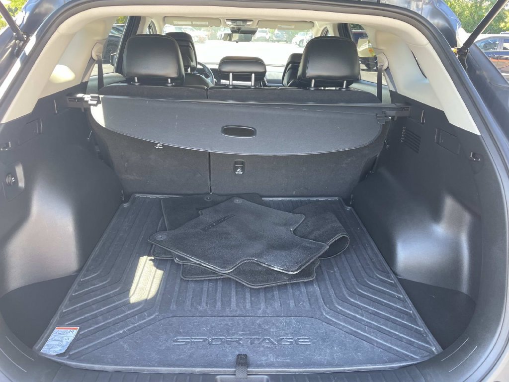 Used 2024 Kia Sportage EX AWD/4WD image 7