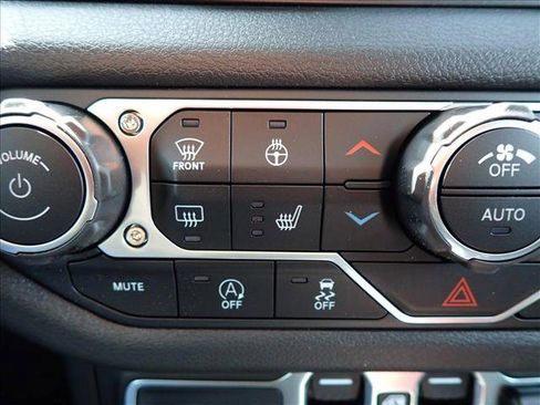 New 2025 Jeep Gladiator Willys image 17