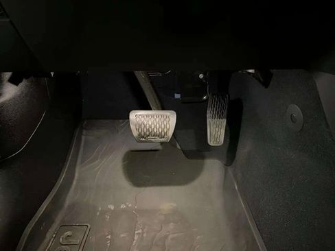 Used 2024 Jeep Wrangler Unlimited image 50