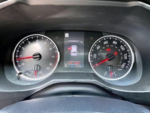 Used 2021 Toyota RAV4 LE FWD image 12