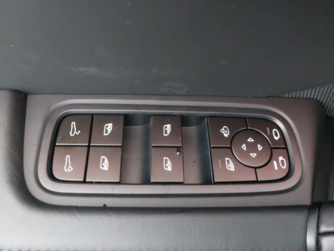 New 2026 Porsche Cayenne S image 30