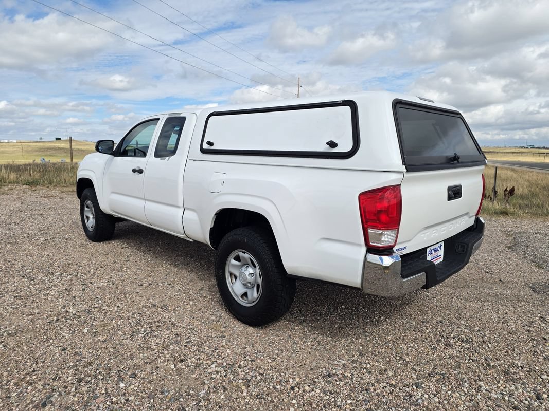 Used 2017 Toyota Tacoma SR RWD image 3