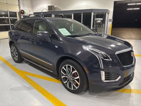 Certified 2025 Cadillac XT5 Sportv w/ Technology Package image 10