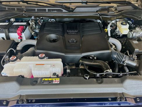 Used 2026 Toyota Tundra SR5 AWD/4WD image 26